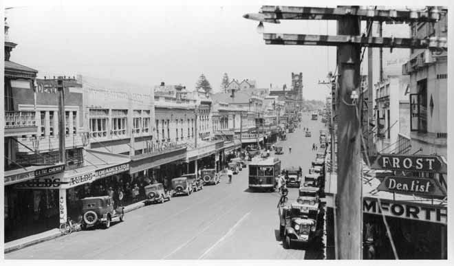 Cars in New Plymouth, 1920s