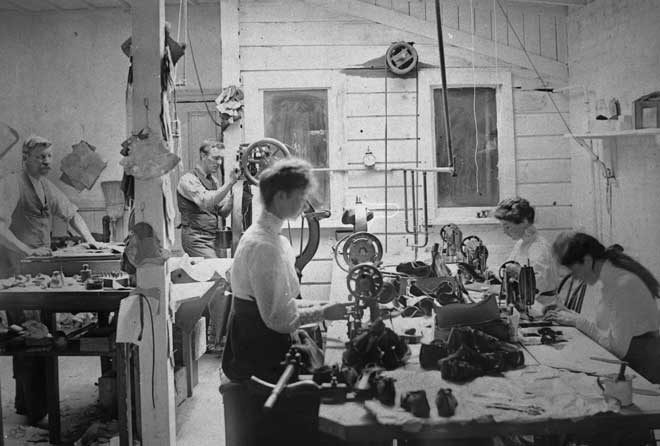Bootmaking factory, 1904