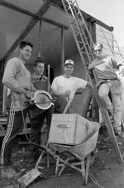 Building apprentices, 1991