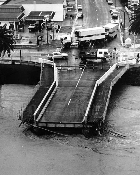 Wairoa River bridge, 1988