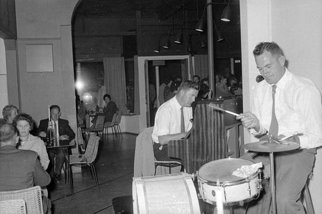 Chez Eelco coffee house, Nelson, 1962