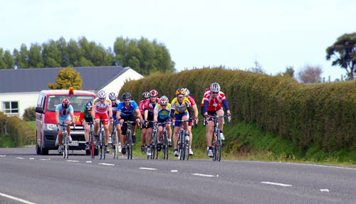 Round-the-mountain cycle race