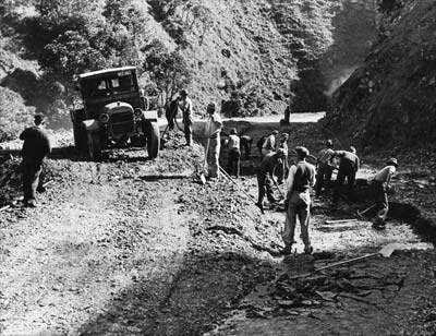 Road construction around 1930