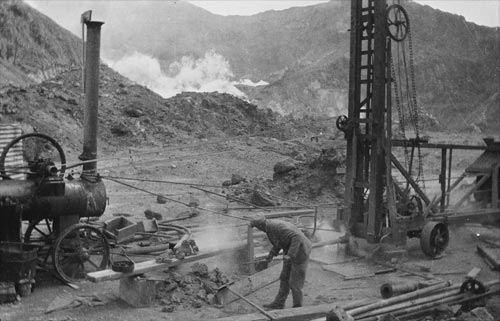 Sulfur mining, White Island