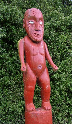 Whakairo figure
