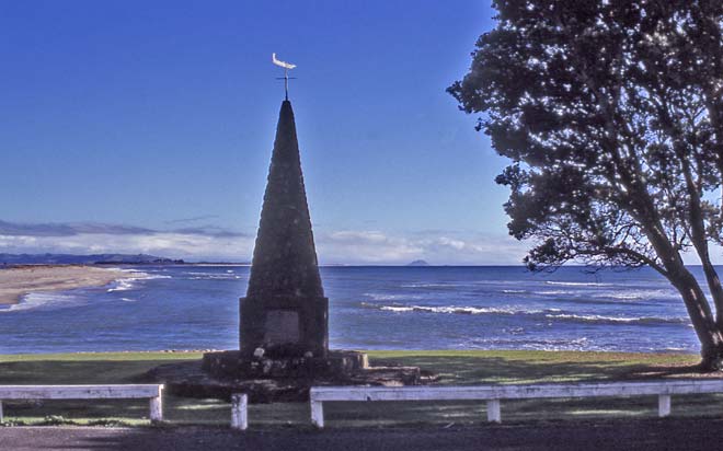 Te Arawa monument, Maketū