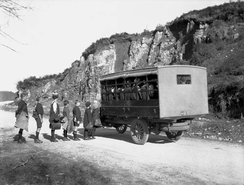 School bus, 1920s
