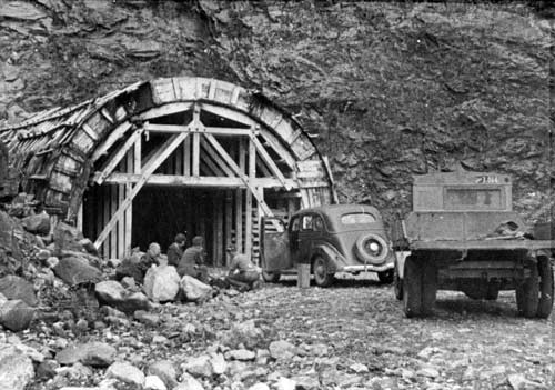 Building the Homer Tunnel
