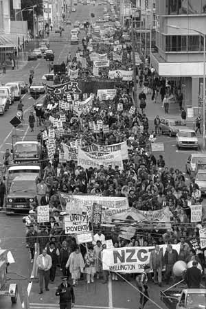 Pat Kelly leads a union march, 1991