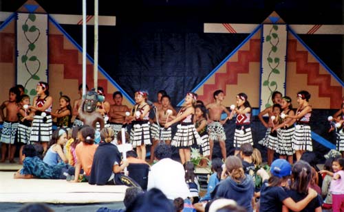 School children performing at Te Hui Ahurei