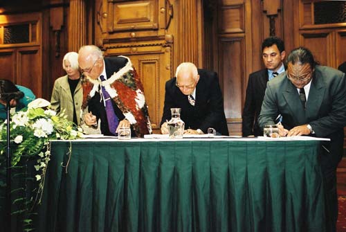 Ngāti Awa elders sign a draft deed of settlement