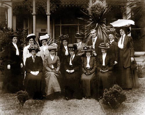 Trained nurses, 1909