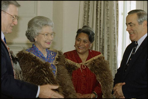 Māori and English queens
