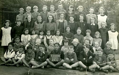 Class photograph for Te Arakua Shool 1937