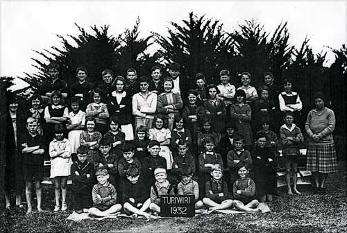 Turiwiri School students in 1932 