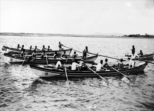 Māori and whaleboats
