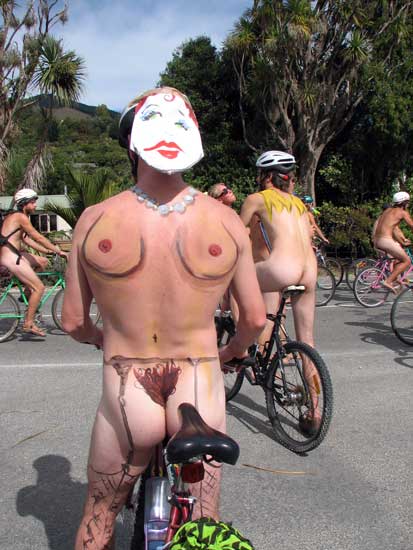 Golden Bay naked bike ride