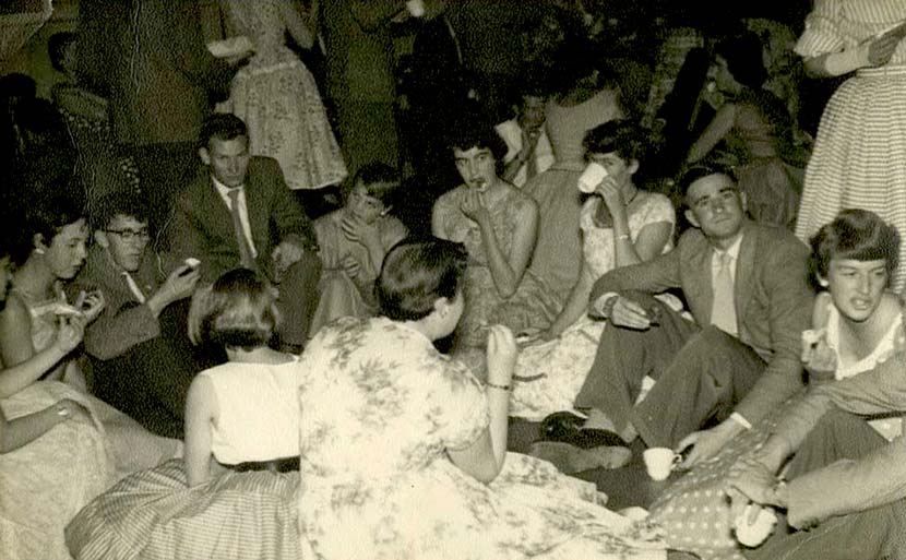 Dance-hall supper