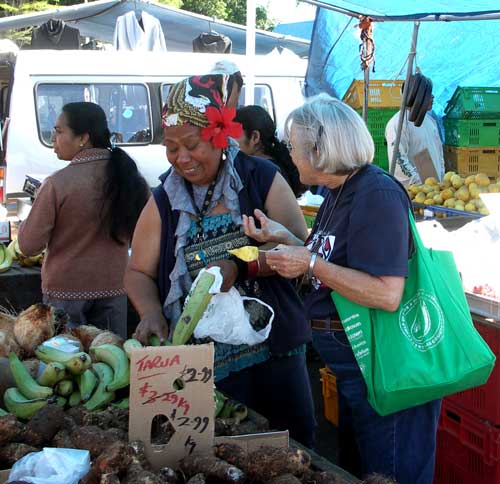 Ōtara market