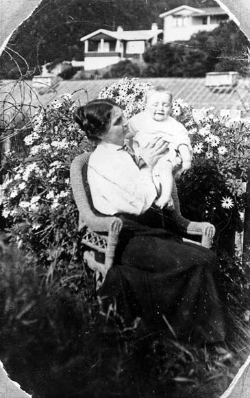 Photo for an absent father, 1917