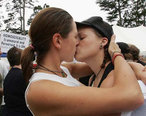 Lesbian socialising in the 2000s: Big Gay Out