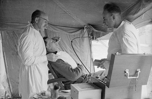 Wartime dentistry: Second World War