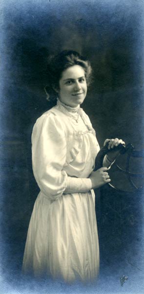 Eileen Fairbairn, about 1915