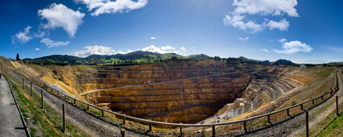 Waihī mining: pit rim walkway