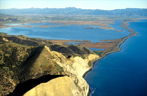 White Bluffs, Wairau lagoons and boulder bank