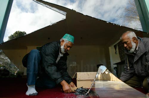 Attack on mosque, 2005