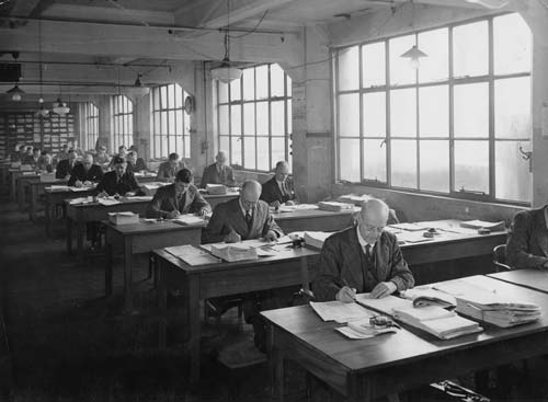 Public servants: Census and Statistics Department staff, 1946