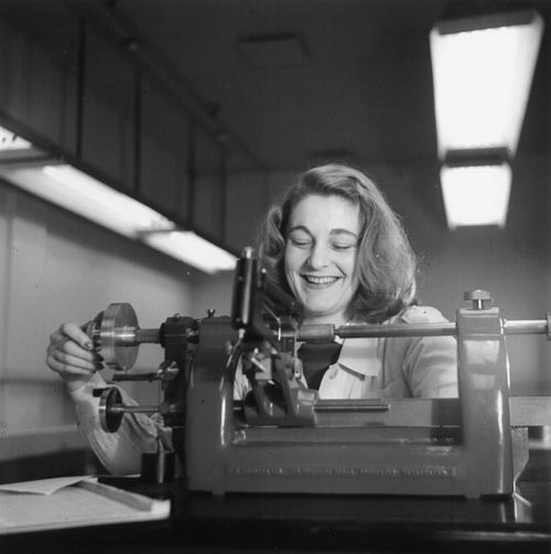 Women in the public service: Second World War