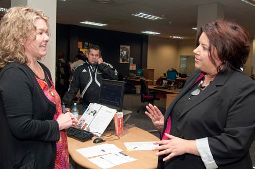 Service departments: social development minister visits Work and Income staff