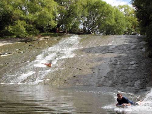 Rēre rock water slide