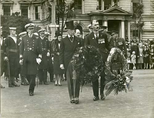 Anzac Day wreath-laying, 1931
