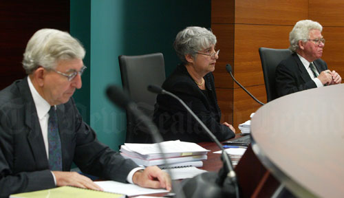 Judges' attire: 2004