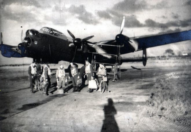 Crew of a Lancaster bomber