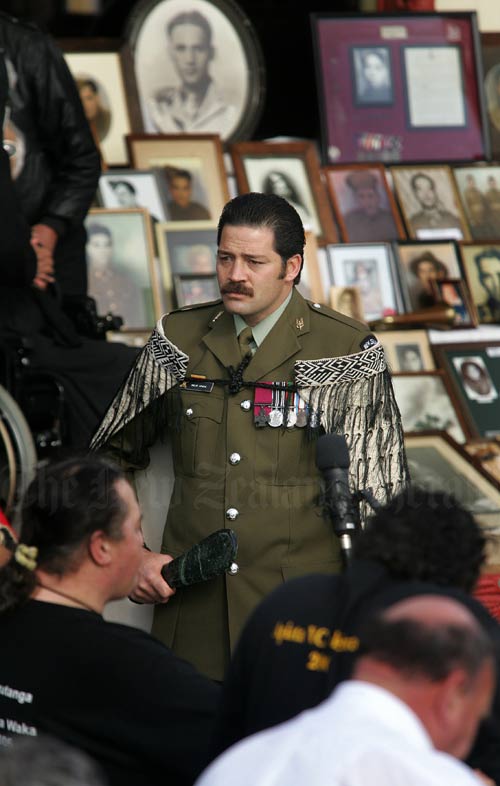 Victoria Cross for New Zealand recipient Willie Apiata, 2007