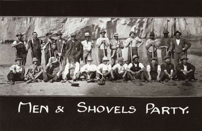 Lake Ōnoke shovel party