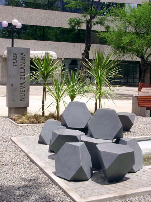 Relationship with Chile: Plaza Nueva Zelandia 