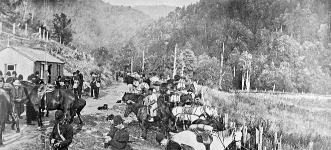 Armed police expedition to arrest Rua Kēnana, 1916
