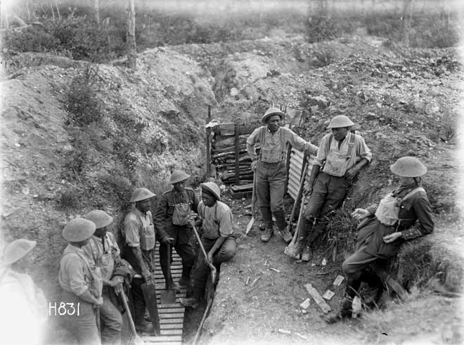 Māori pioneers at the front, Gommecourt, France, 1918