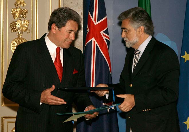 Adopting the Joint Declaration, 2007 