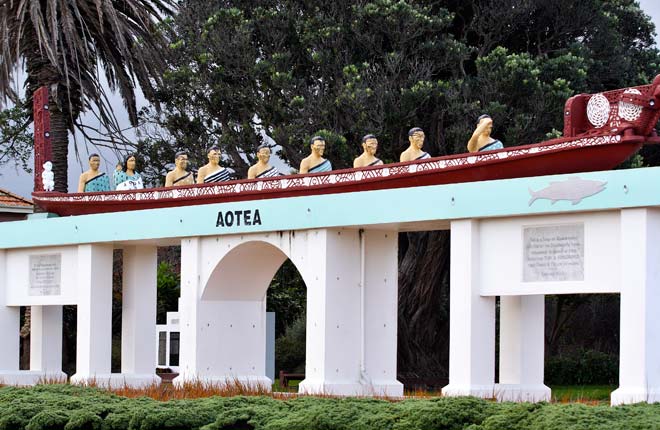 <em>Aotea</em> canoe