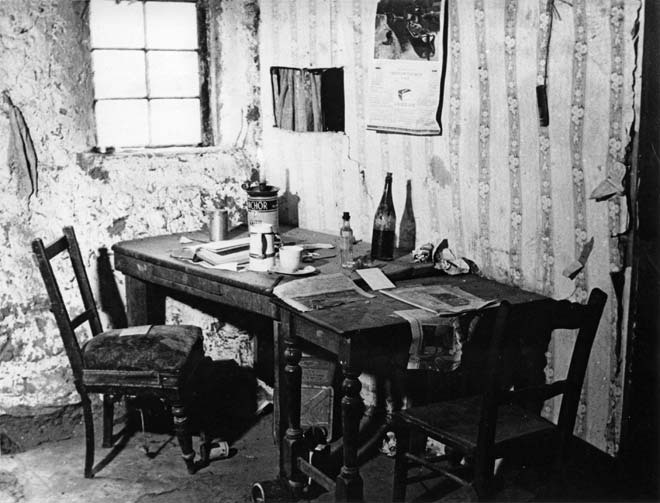 Interior of Roxburgh miner's cottage 
