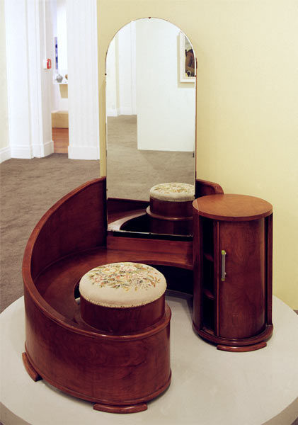 Art deco dressing table