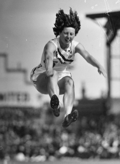 Yvette Williams, 1954