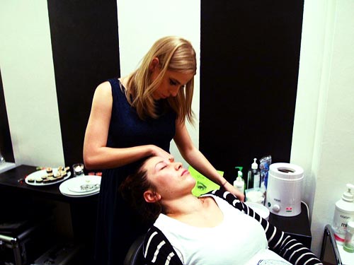 Eyebrow waxing, 2012