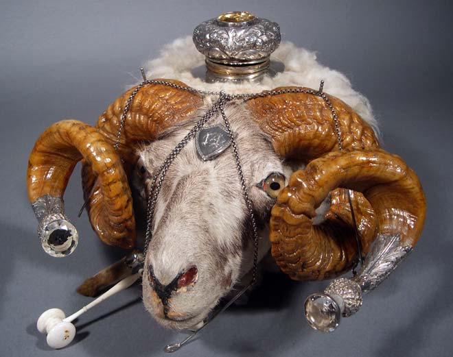 Ram's-head snuff mull