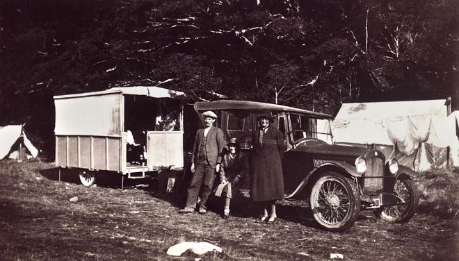 Home-made caravan, around the 1920s